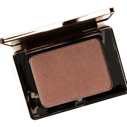 Get your glow on with Natasha Denona All Over Glow Face & Body Shimmer In Powder. This luxurious highlighter is perfect for adding a radiant touch to your face makeup. Buy online at the best price in Bangladesh. - Lavishta