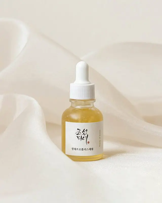 Experience the best of K-Beauty with Beauty of Joseon Glow Serum! Infused with Propolis and Niacinamide, this face serum delivers radiant skin. Buy online at the best price in Bangladesh. - Lavishta