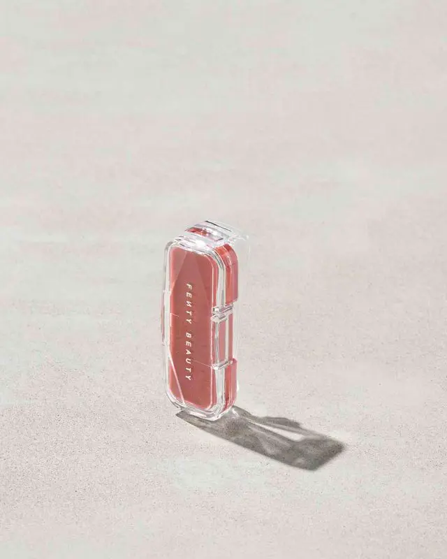 Get the ultimate creamy lip gloss experience with Fenty Beauty Gloss Bomb Dip Clip-on Lip Luminizer. Buy online at the best price in Bangladesh for a luscious pout! - Lavishta