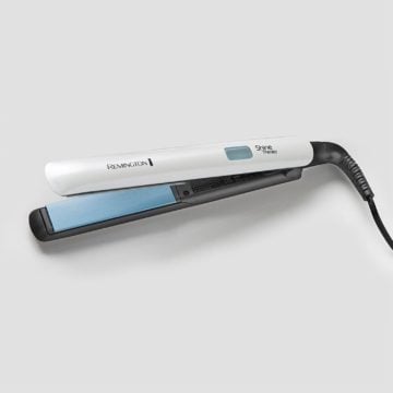Remington - Shine Therapy Straightener Infused with Moroccan Argan Oil - S8500 is a hair styling tool for smoother straight looks with controlled at-home use. - Lavishta
