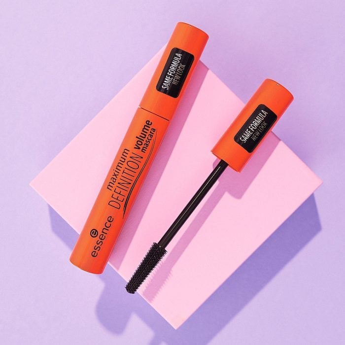 gmu1pkmksdcu Essence - Maximum Definition Volume Mascara - Image 1