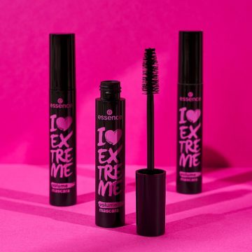 Essence - I Lo*ve Extreme Volume Mascara (Black)