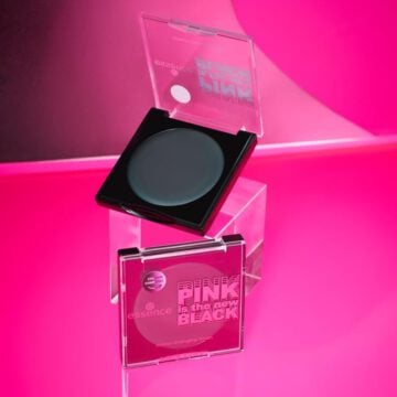 Essence - Pink Is The New Black Lip Tint - 01 Pink Lips Loading is a pigmented lip tint with a lightweight stain effect, helping lips look fresh without heaviness. - Lavishta