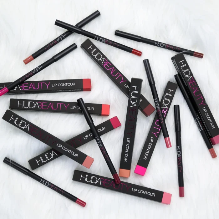 Group Shot Huda Beauty - Lip Contour - Heart Breaker - Image 1