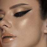 Juvias Place - Nubian Glow Liquid Luminizer - Image 4