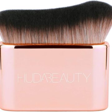 Huda Beauty - Body Blur And Glow Brush